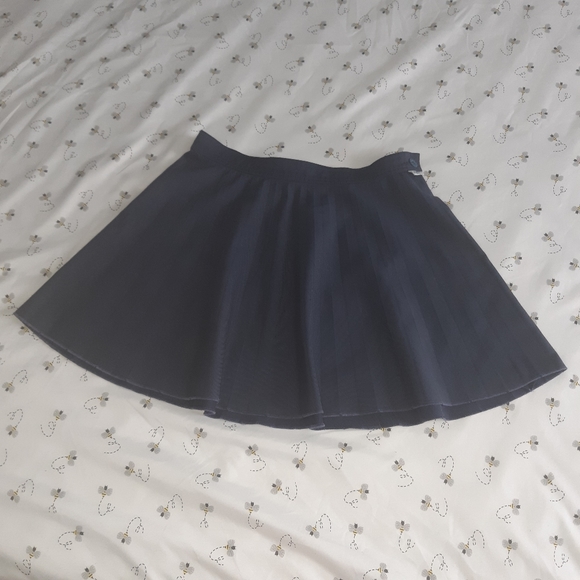Lily's of Beverly Hills Navy Blue Pleated Skirt - Picture 2 of 7